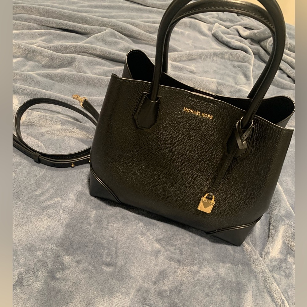 Black Michael Kors bag